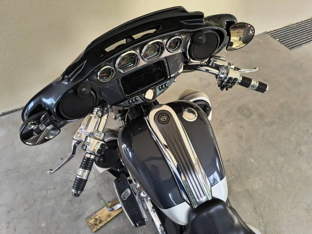 Harley-Davidson 117 Street Glide (2018 - 20) - FLHXSE (7)