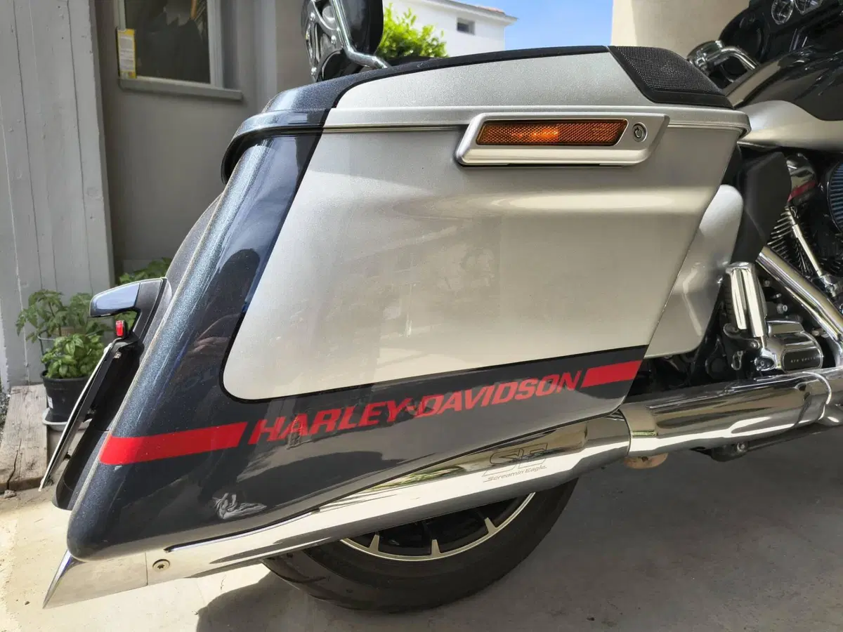 Harley-Davidson 117 Street Glide (2018 - 20) - FLHXSE (8)