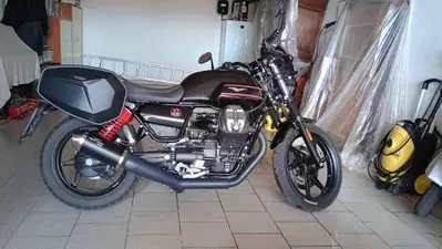 Moto Guzzi V7 Stone Special Edition (2022 - 25) usata