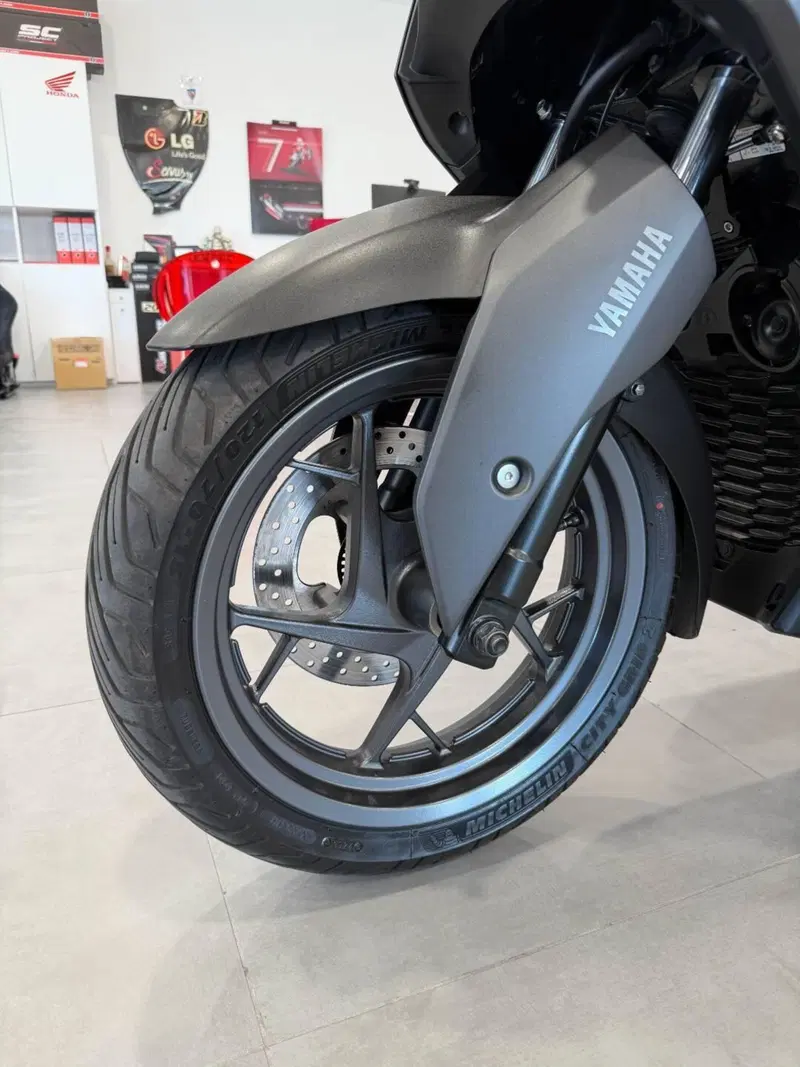 Yamaha X-Max 300 (2021 - 24) (11)