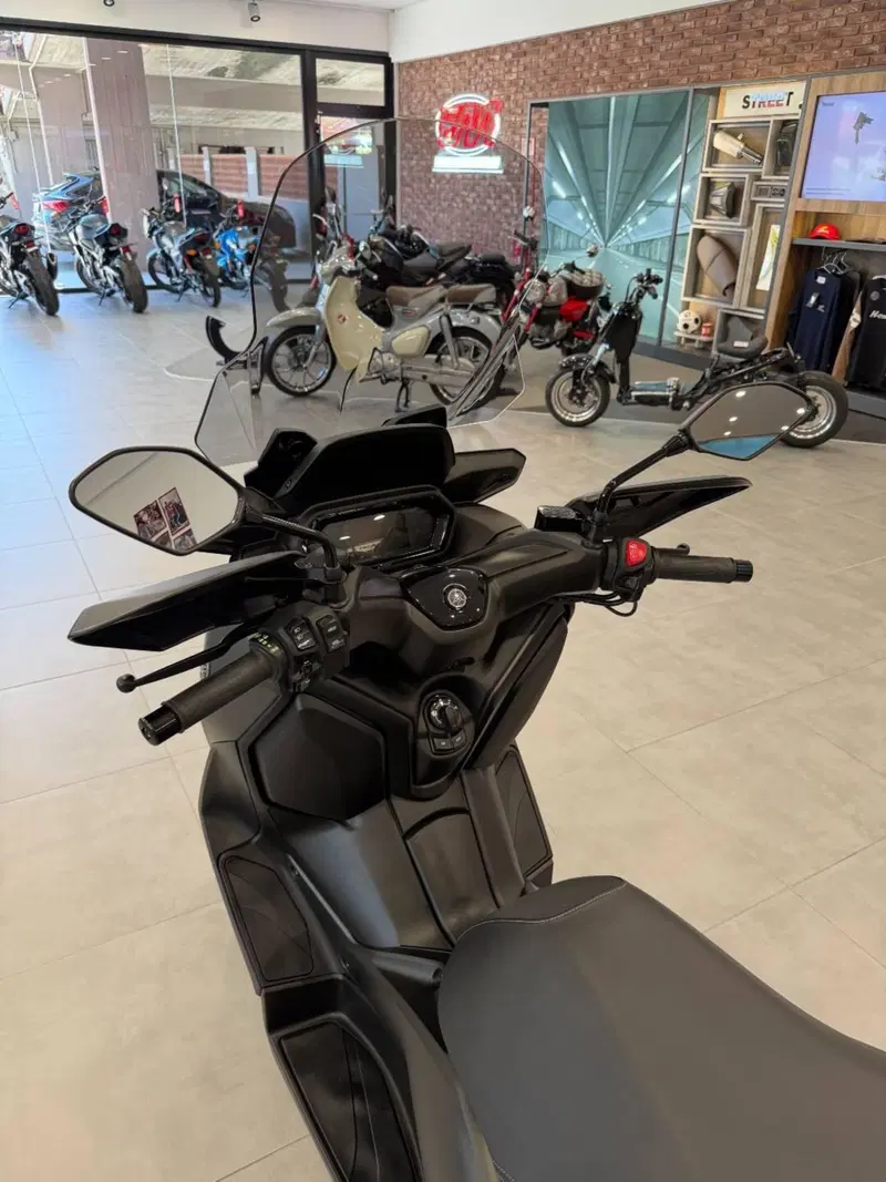 Yamaha X-Max 300 (2021 - 24) (8)