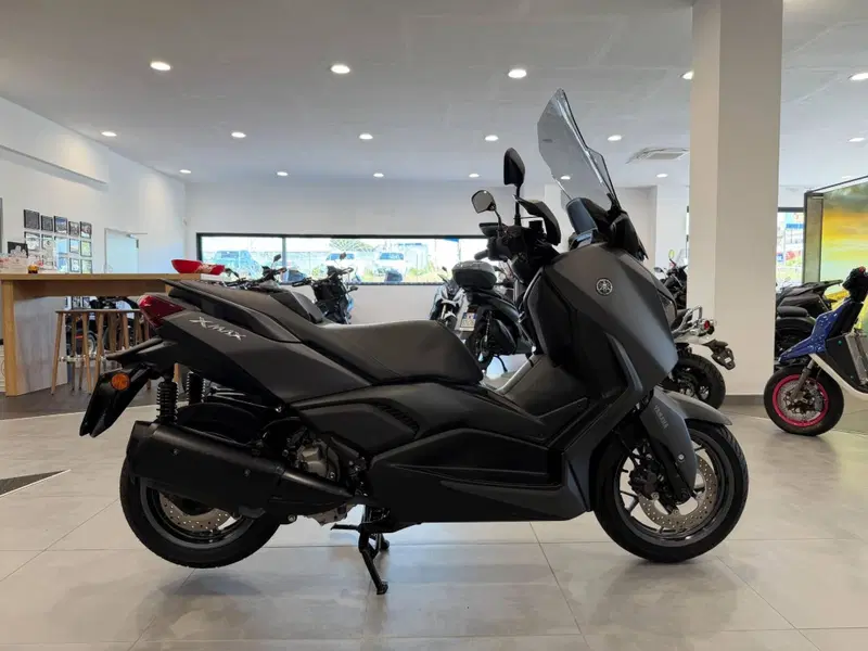 Yamaha X-Max 300 (2021 - 24) (6)