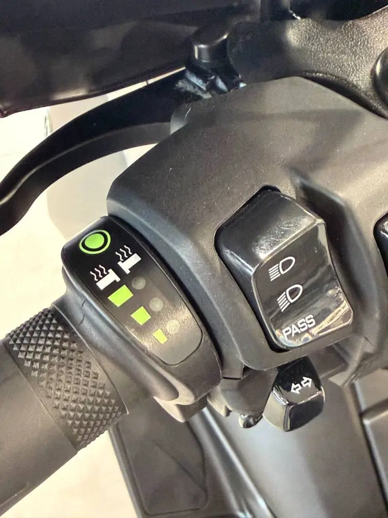Yamaha X-Max 300 (2021 - 24) (9)