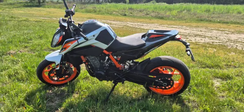 KTM 890 Duke R (2022 - 23)