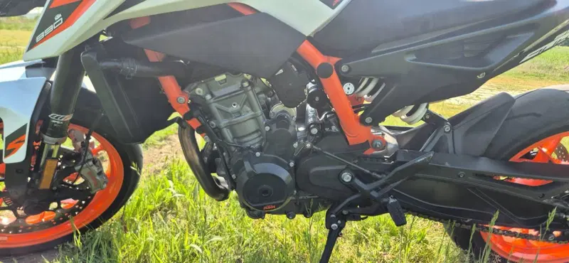 KTM 890 Duke R (2022 - 23) (7)