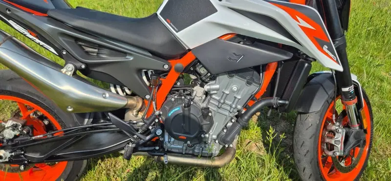 KTM 890 Duke R (2022 - 23) (8)