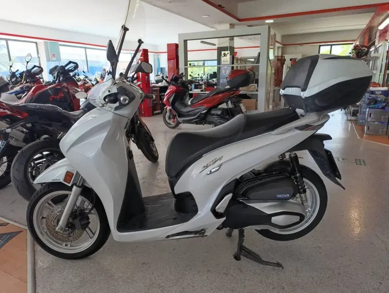 Honda SH 350 (2021 - 24) (2)