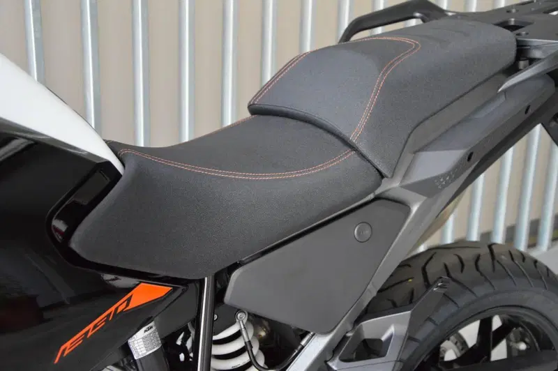 KTM 1390 Super Adventure S EVO (2026) (11)