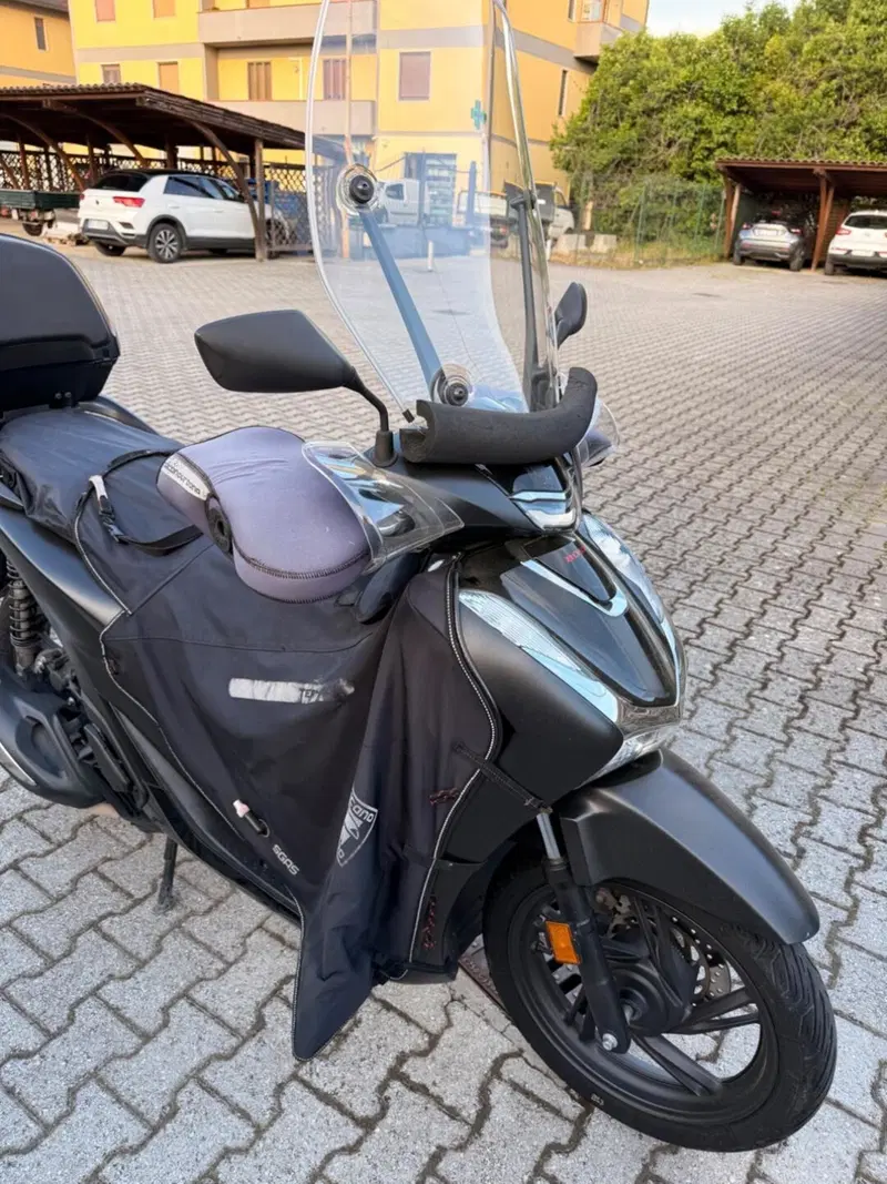 Honda SH 150i Sport (2022 - 23) (7)