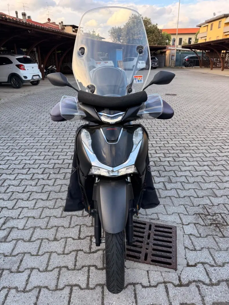 Honda SH 150i Sport (2022 - 23) (8)