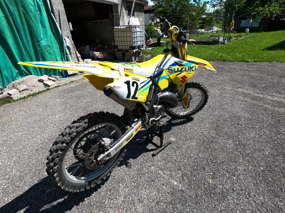 Suzuki RM 125 (2002 - 03) (3)