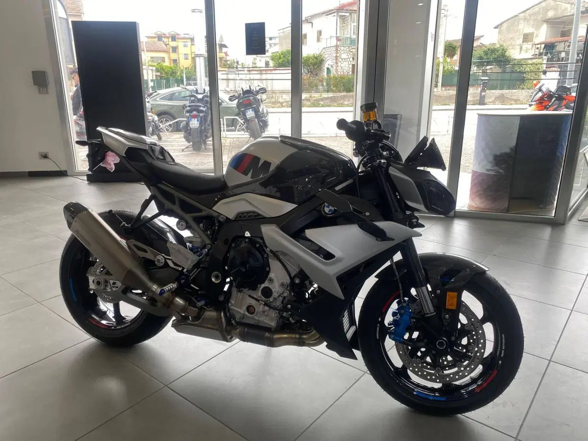 Bmw M 1000 R (2025 - 26) (3)