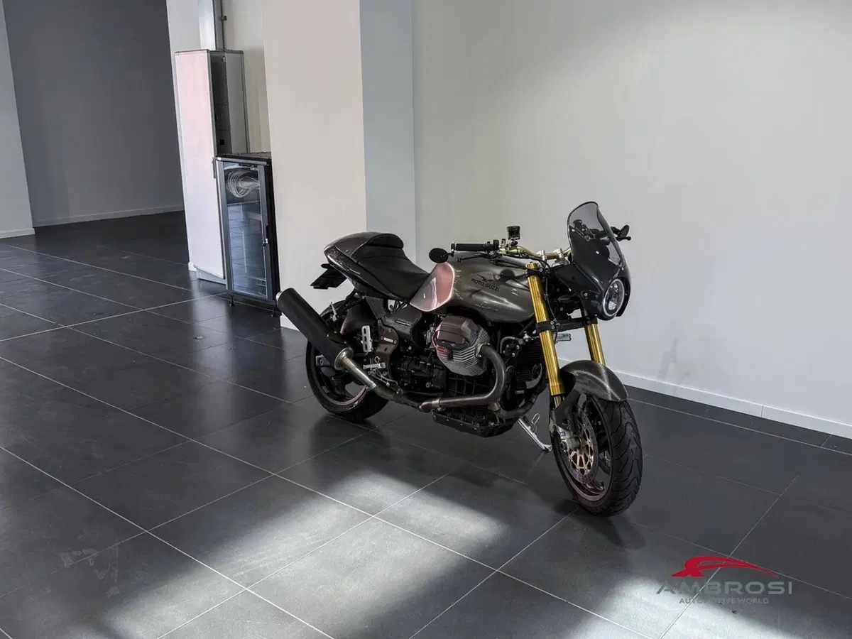 Moto Guzzi V11 Sport Naked (2002 - 05) (2)