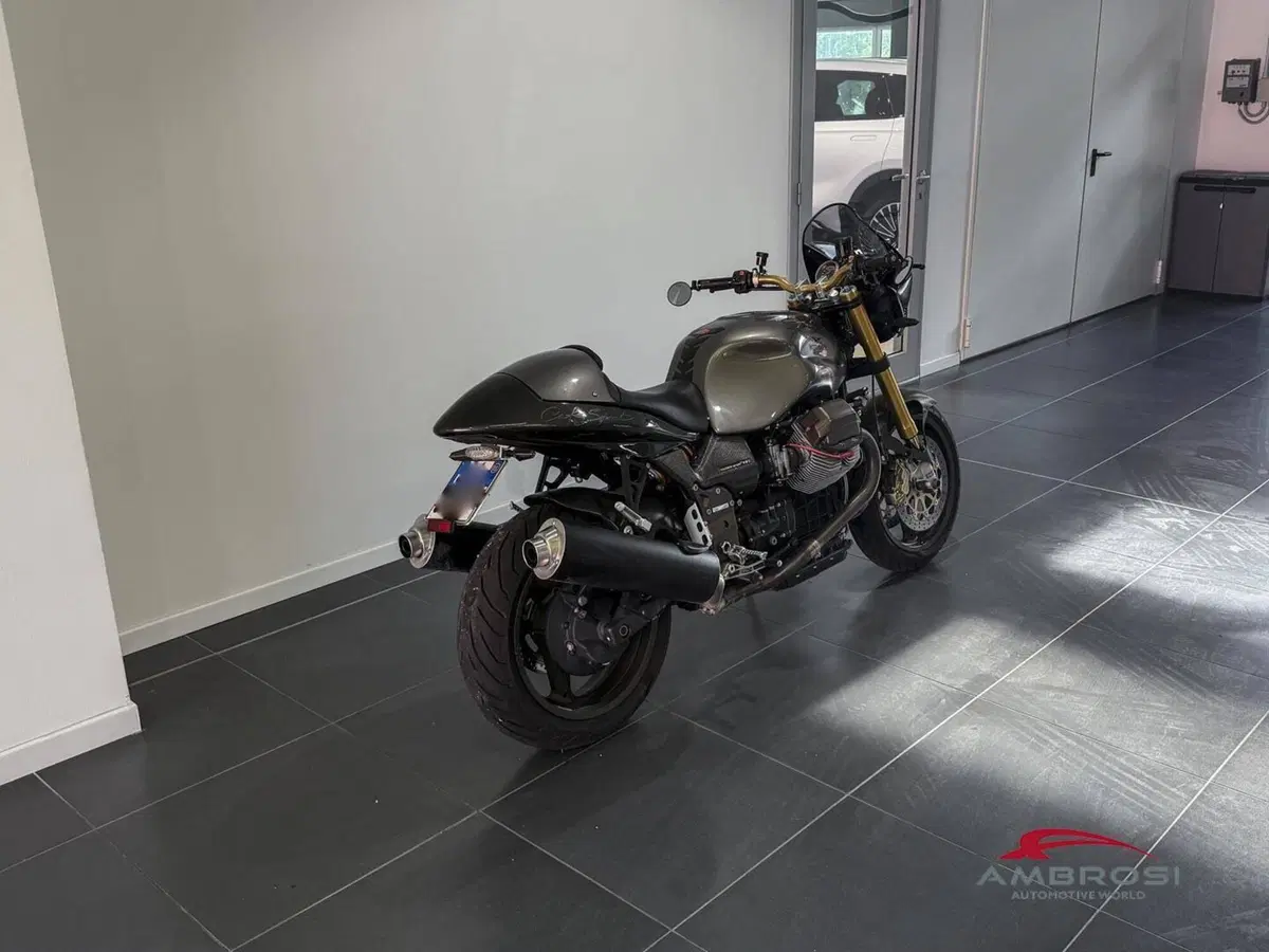 Moto Guzzi V11 Sport Naked (2002 - 05) (4)