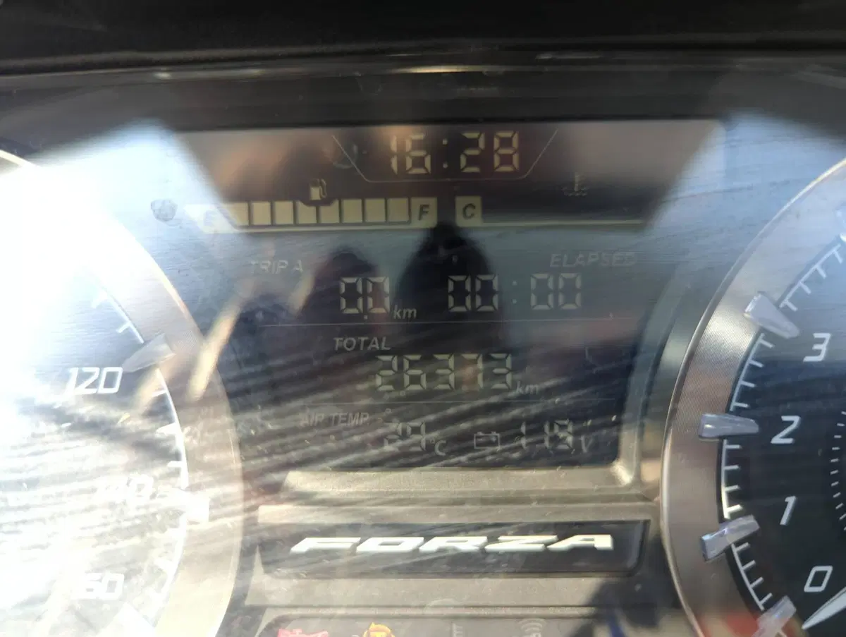 Honda Forza 350 Deluxe (2022 - 24) (6)