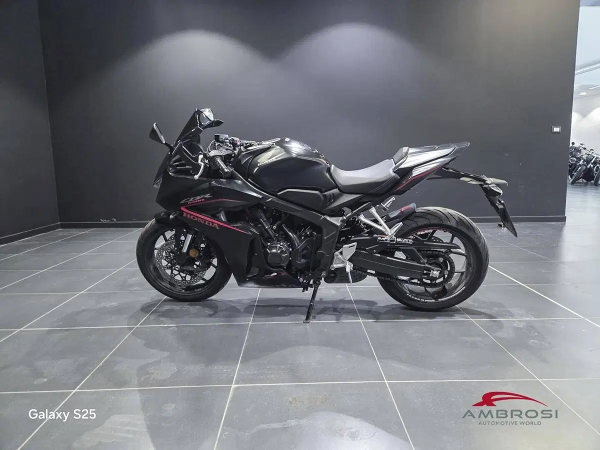 Honda CBR 650 R (2024 - 26) (4)