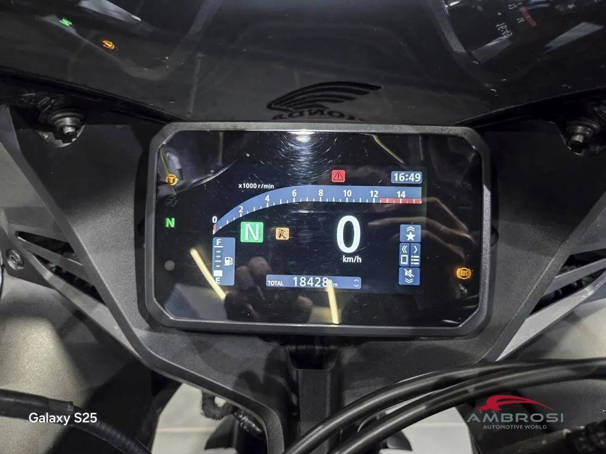 Honda CBR 650 R (2024 - 26) (8)