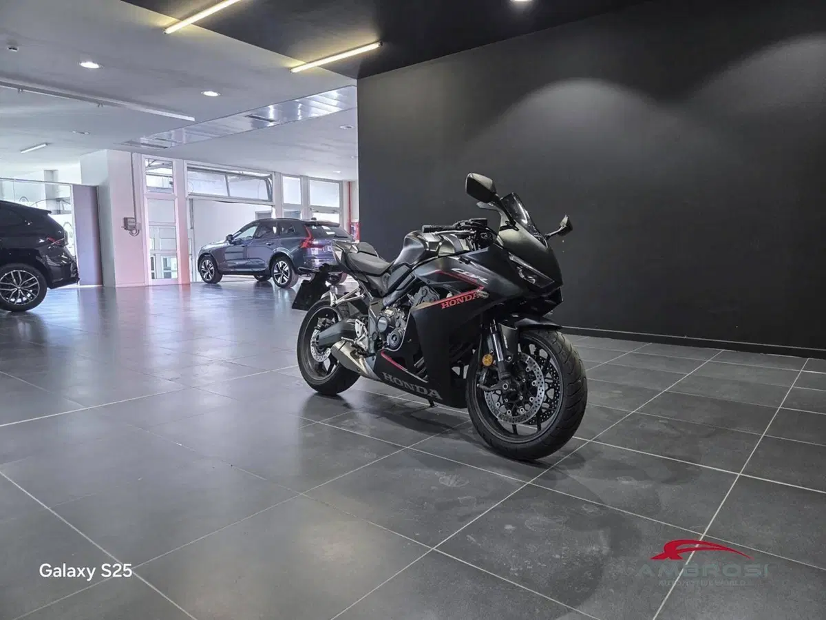 Honda CBR 650 R (2024 - 26) (13)