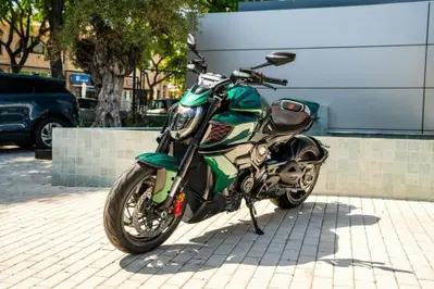 Ducati Diavel for Bentley (2024) usata