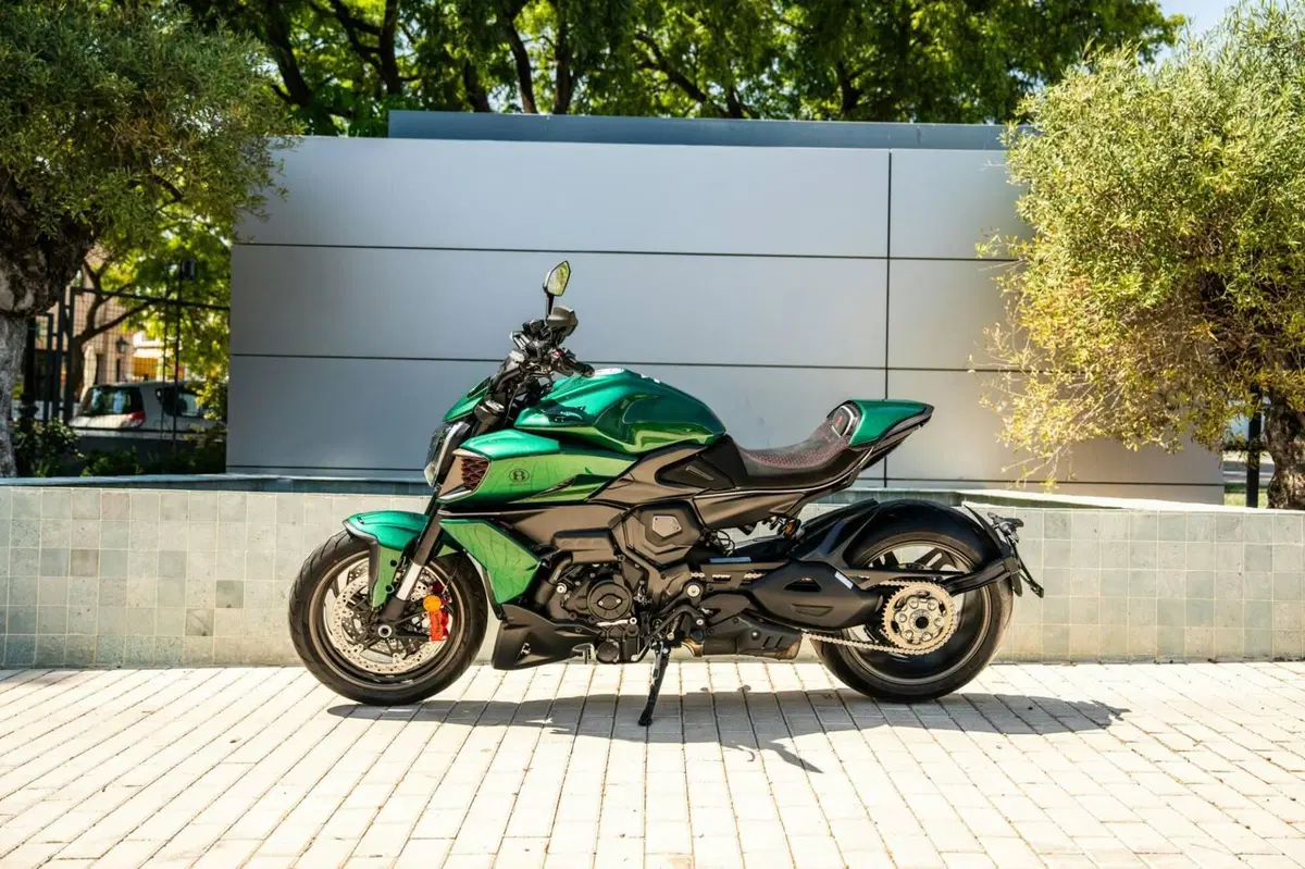 Ducati Diavel for Bentley (2024) (2)