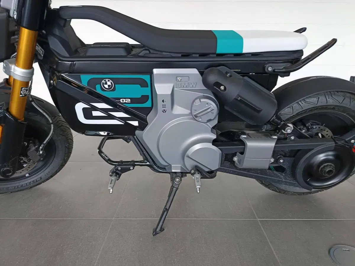 Bmw CE 02 (2024 - 26) (7)