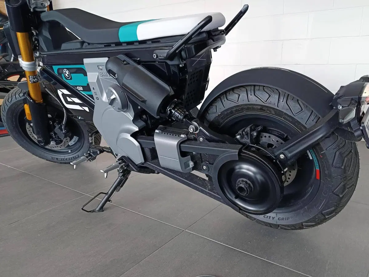 Bmw CE 02 (2024 - 26) (14)
