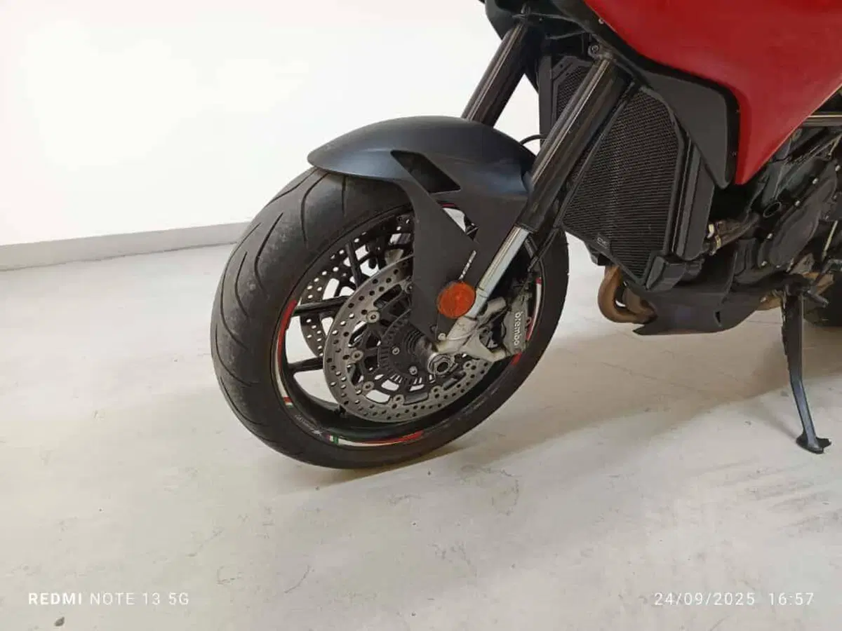 MV Agusta Turismo Veloce 800 Rosso (2021 - 23) (10)