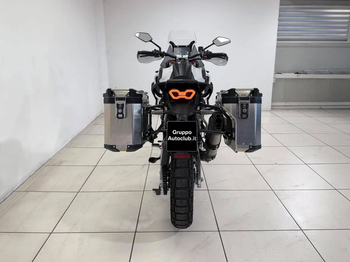 MV Agusta LXP Orioli (2024 - 26) (7)