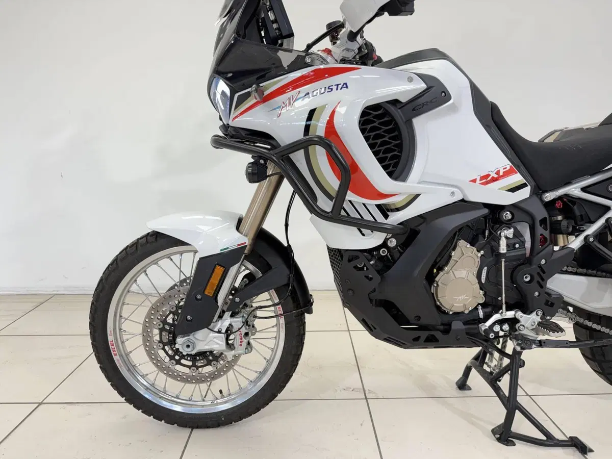 MV Agusta LXP Orioli (2024 - 26) (13)