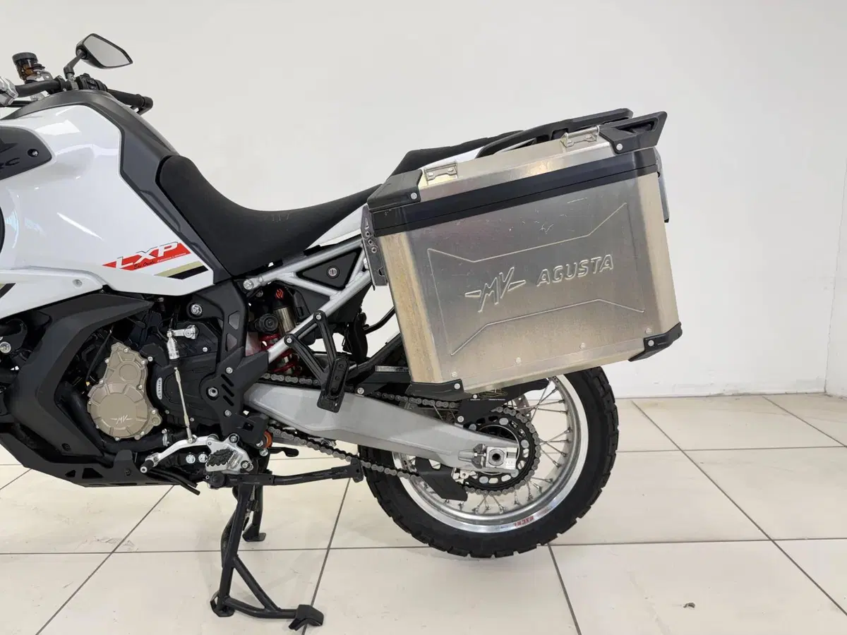 MV Agusta LXP Orioli (2024 - 26) (14)