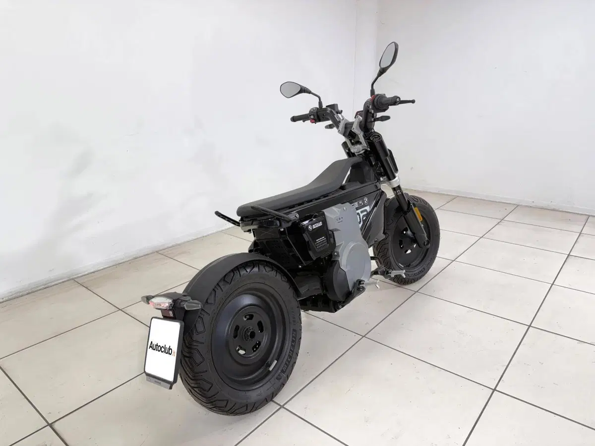 Bmw CE 02 (2024 - 26) (6)