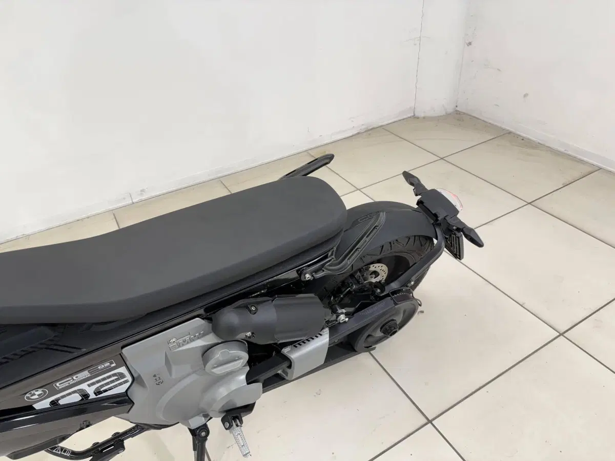 Bmw CE 02 (2024 - 26) (9)