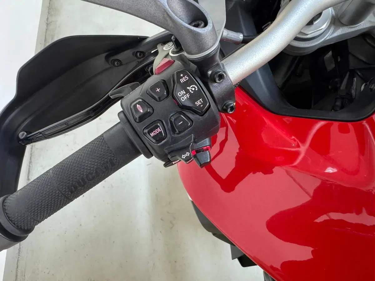 Ducati Multistrada V4 S (2021 - 24) (7)