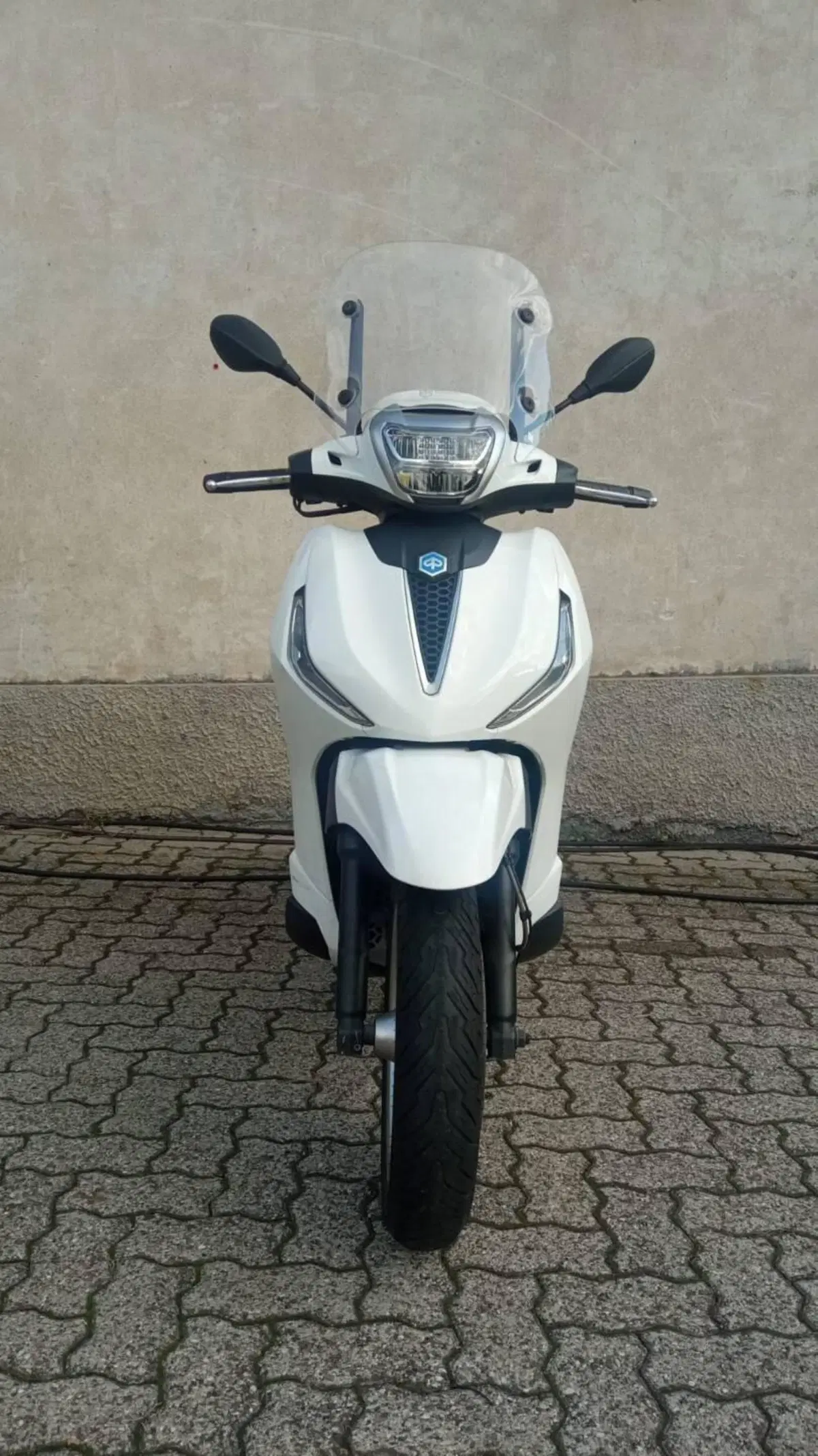 Piaggio Beverly 300 i.e. ABS-ASR (2016 - 20) (2)