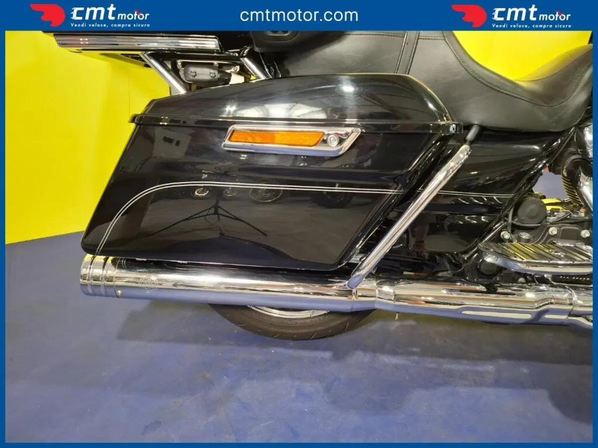 Harley-Davidson 107 Road Glide Ultra (2017 - 18) - FLTRU (10)