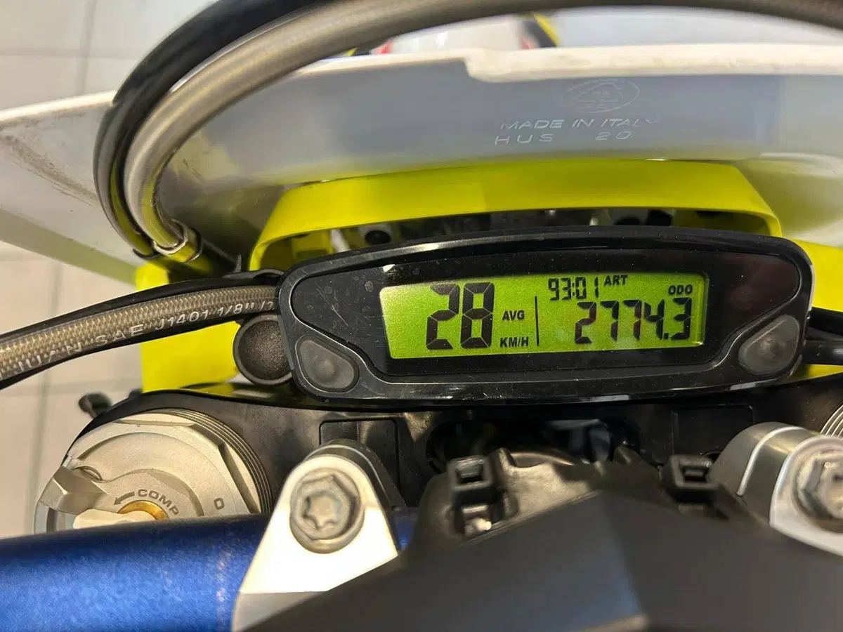 Husqvarna FE 250 (2022) (4)