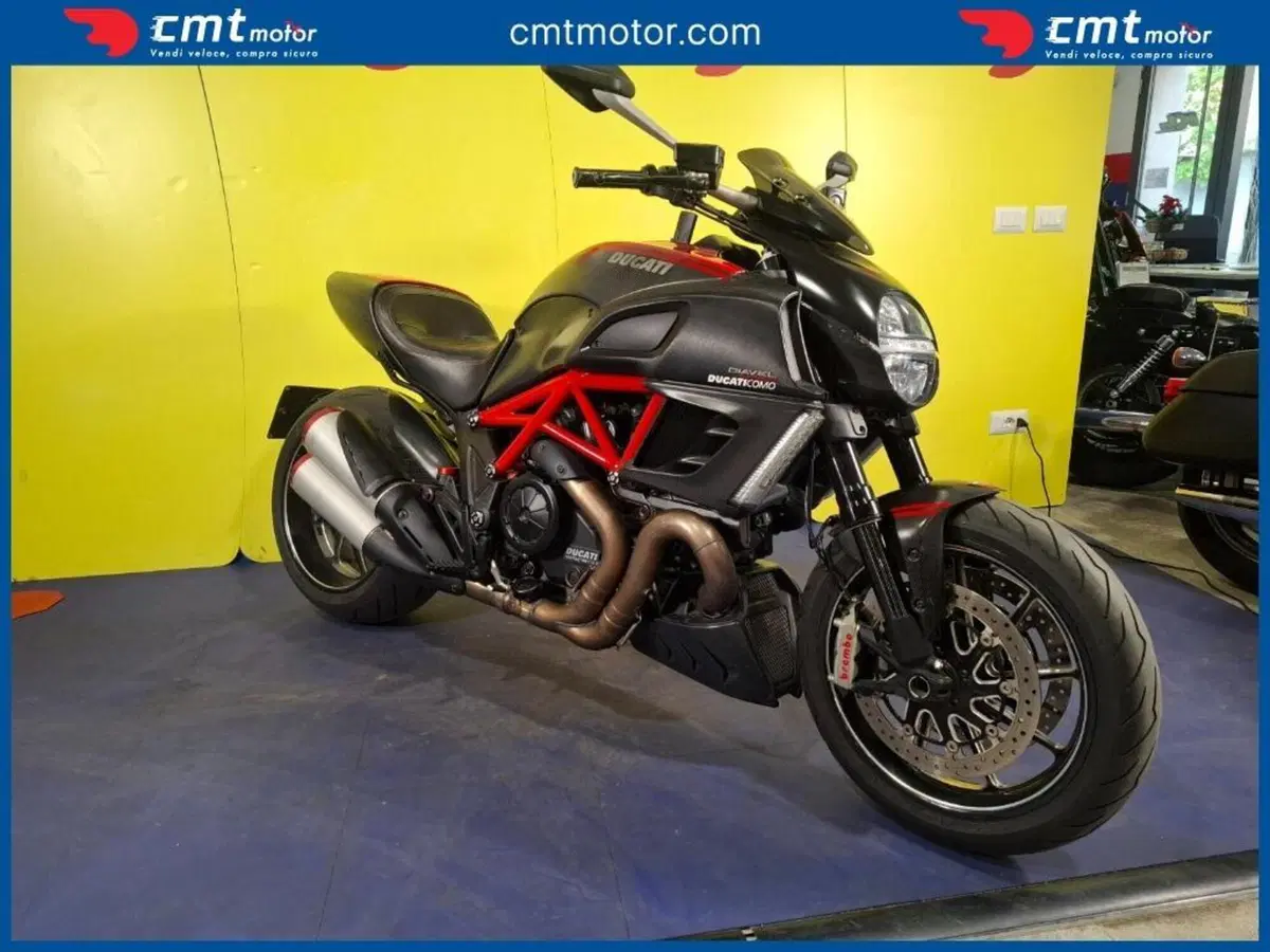 Ducati Diavel 1200 Carbon (2010 - 13) (6)