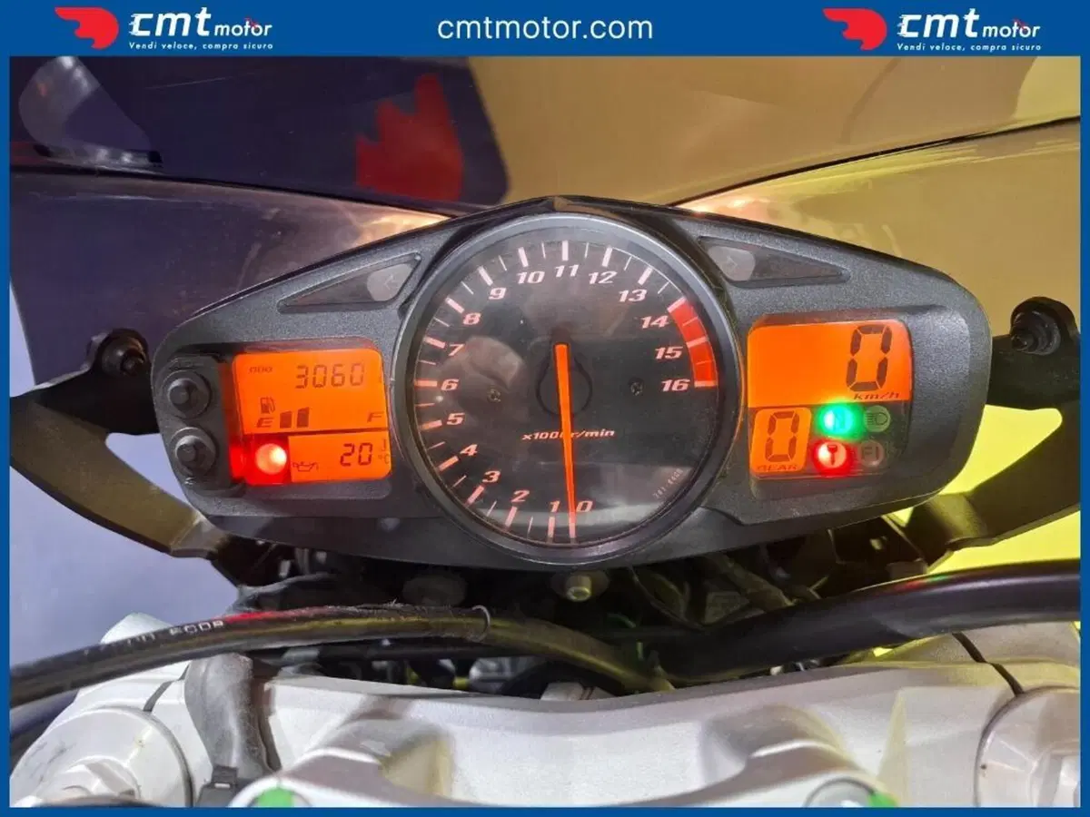 Suzuki GSR 600 (2006 - 11) (7)