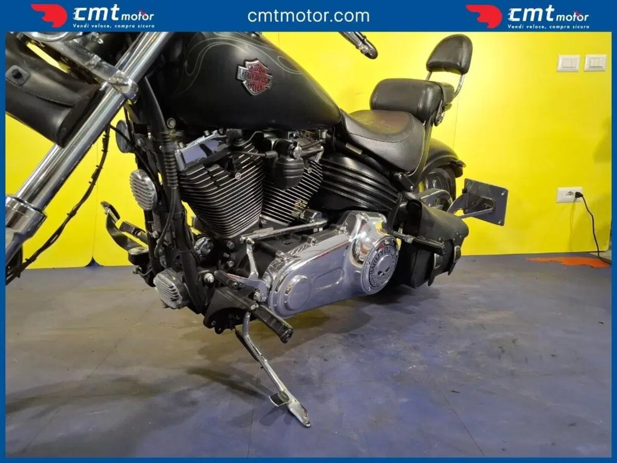 Harley-Davidson 1584 Rocker C (2009 - 11) - FXCWC (9)