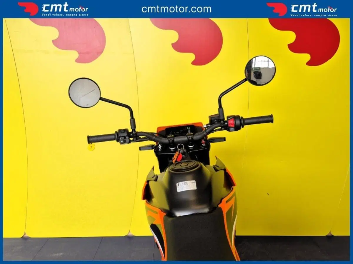KTM 125 SMC R (2025 - 26) (11)