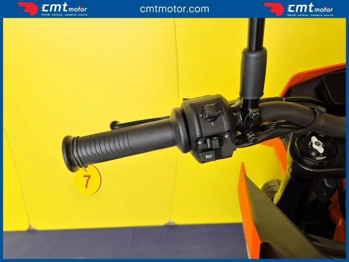 KTM 125 SMC R (2025 - 26) (12)