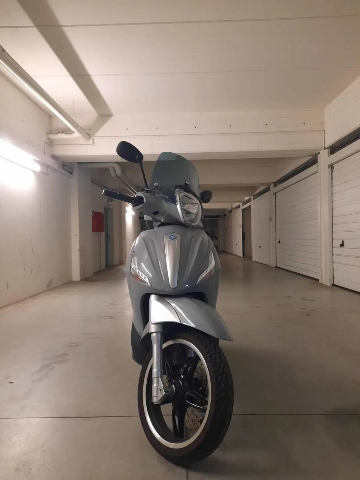 Piaggio Beverly 350 Tourer (2020) (2)