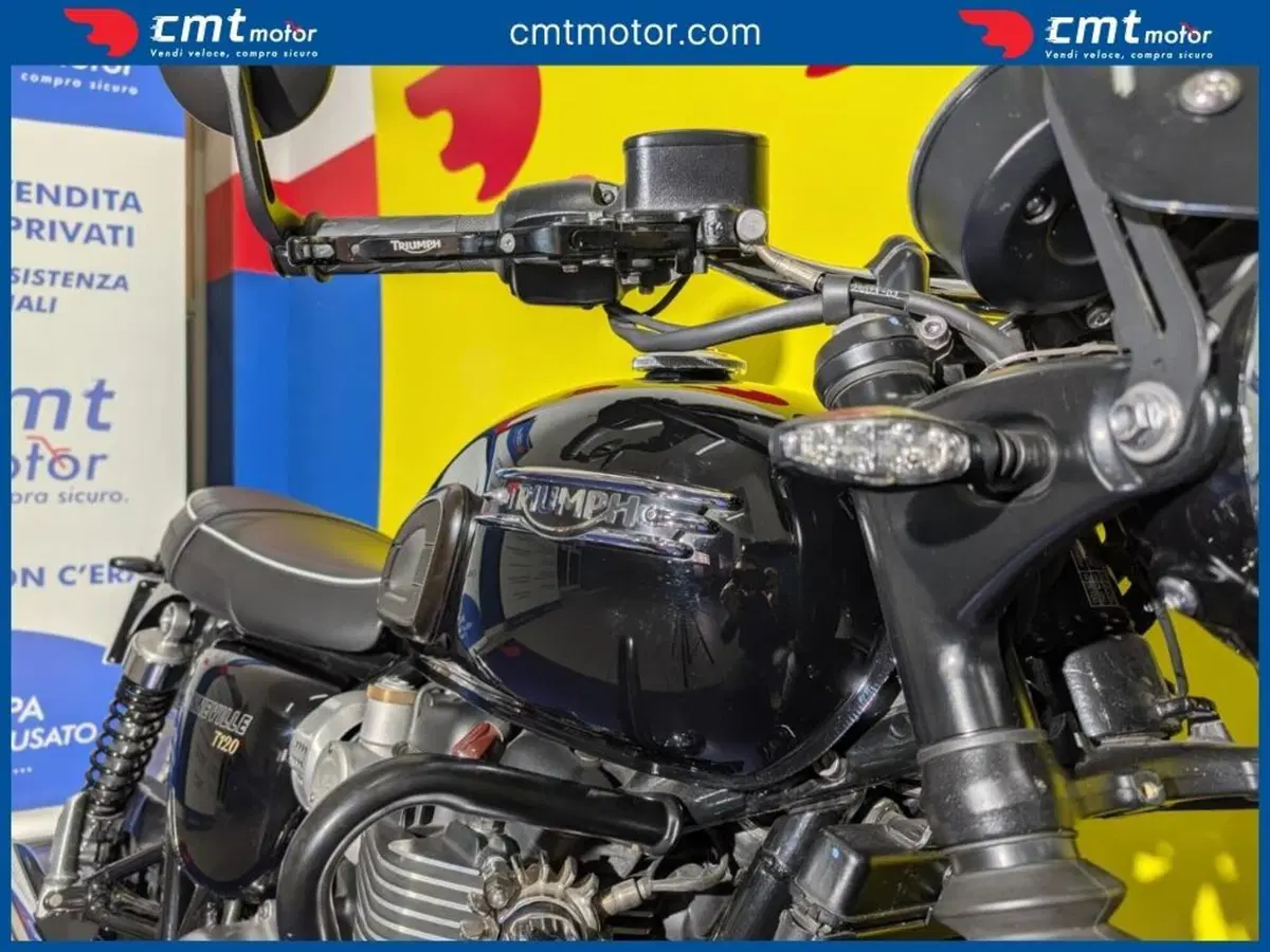 Triumph Bonneville T120 (2021 - 25) (9)