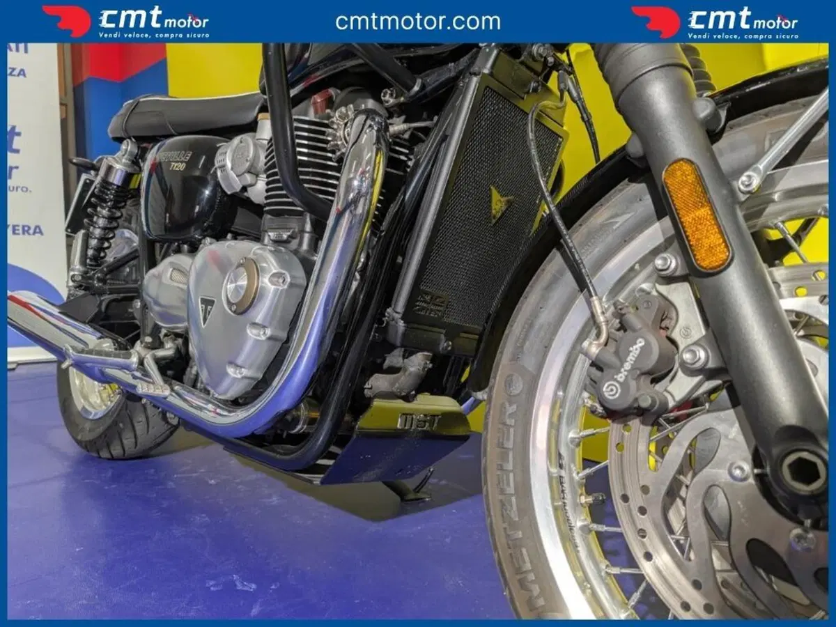 Triumph Bonneville T120 (2021 - 25) (11)