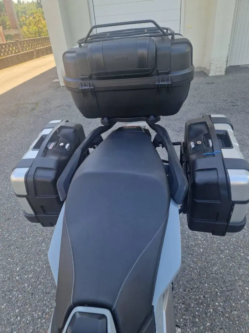 Honda X-ADV 750 DCT Travel (2021 - 24) (12)