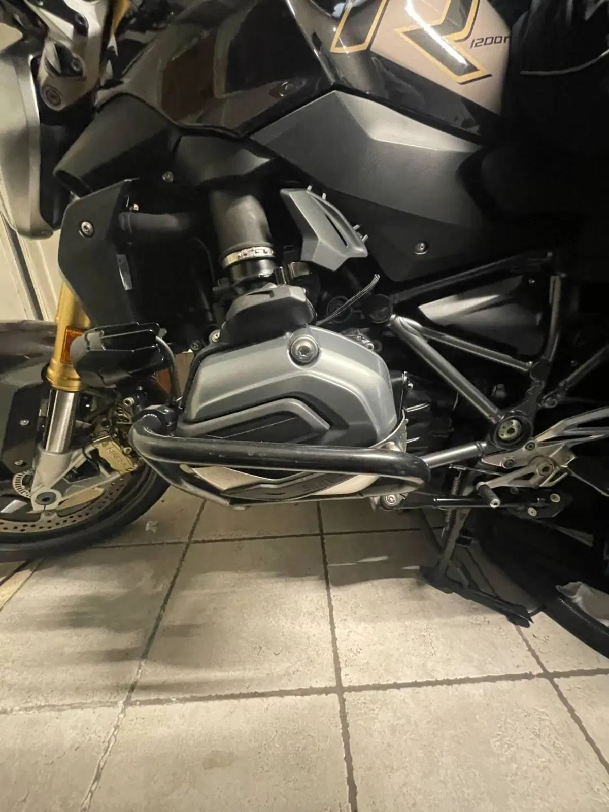 Bmw R 1200 R (2017 - 18) (2)