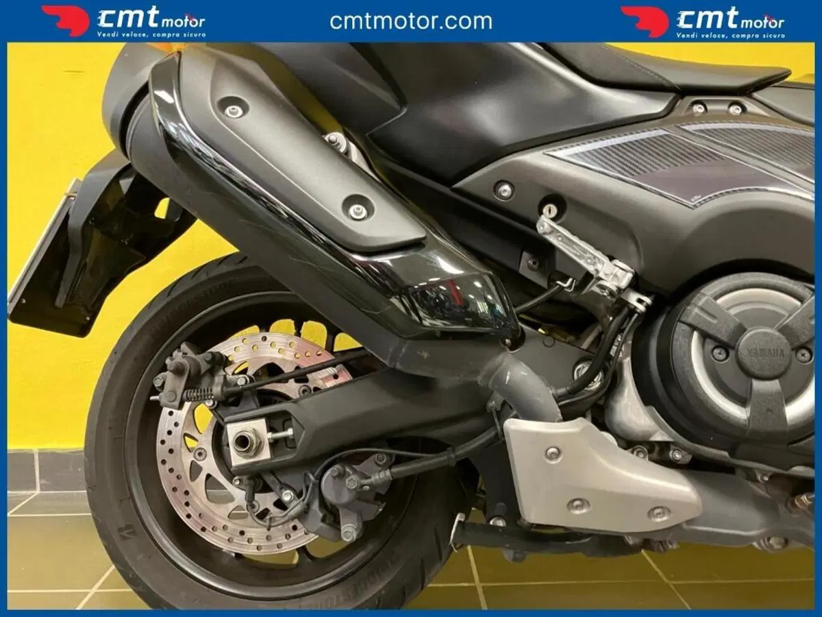 Yamaha T-Max 560 (2022 - 24) (6)
