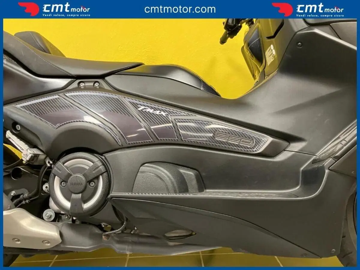 Yamaha T-Max 560 (2022 - 24) (7)