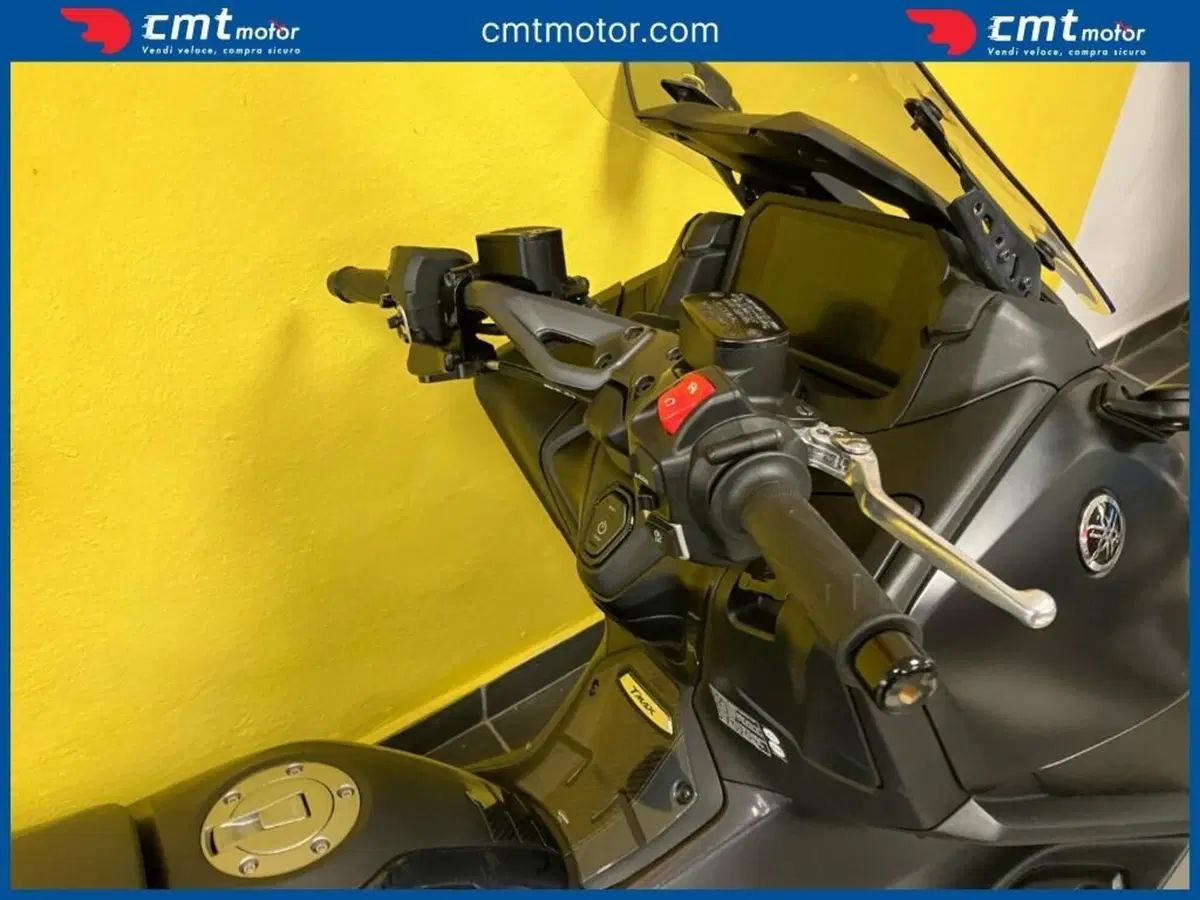 Yamaha T-Max 560 (2022 - 24) (9)