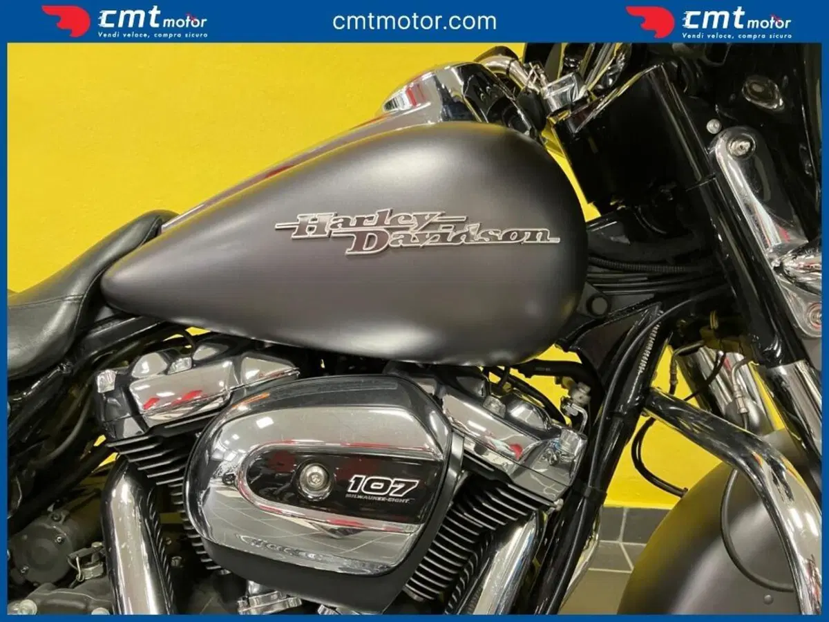 Harley-Davidson 107 Street Glide Special (2017 - 19) - FLHXS (11)